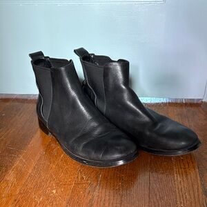 Donnain Black Leather Ankle Boots